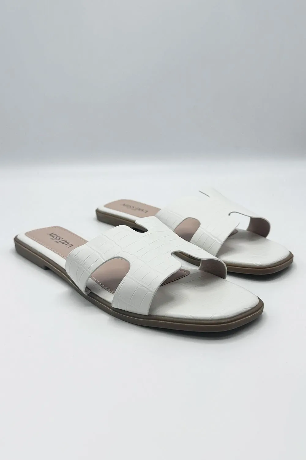 California Faux Leather Open Toe Flat Slider in White Croc