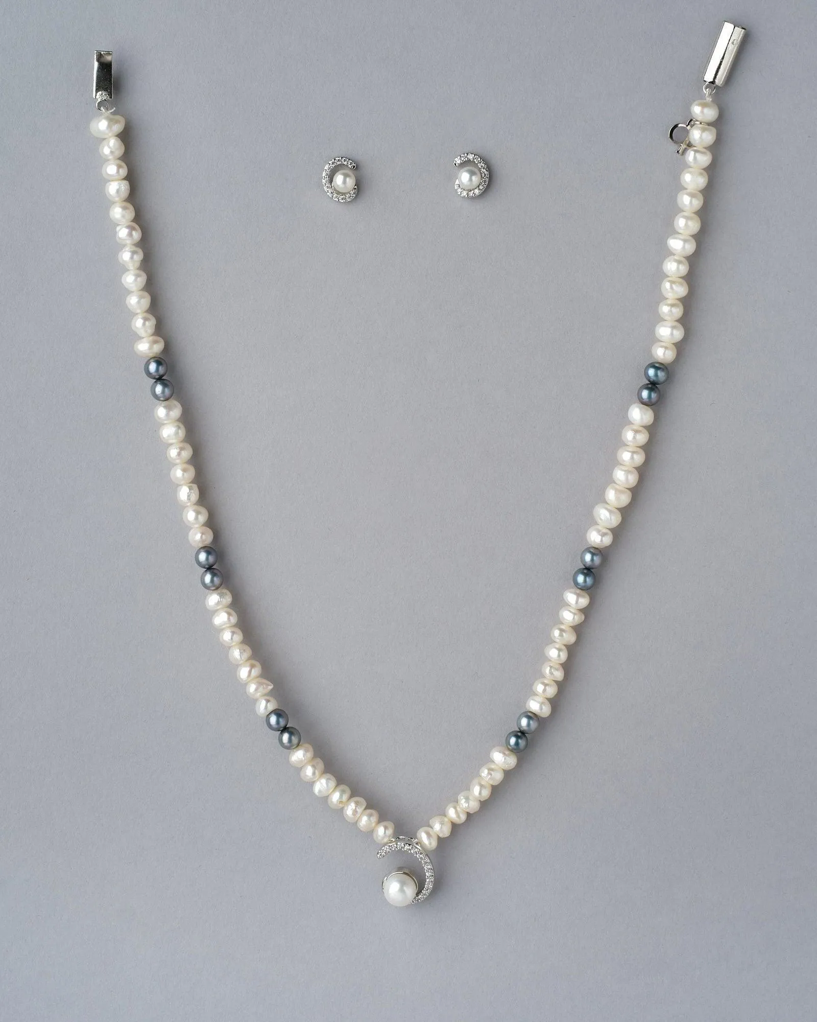 Exquisite Real Pearl Necklace Set