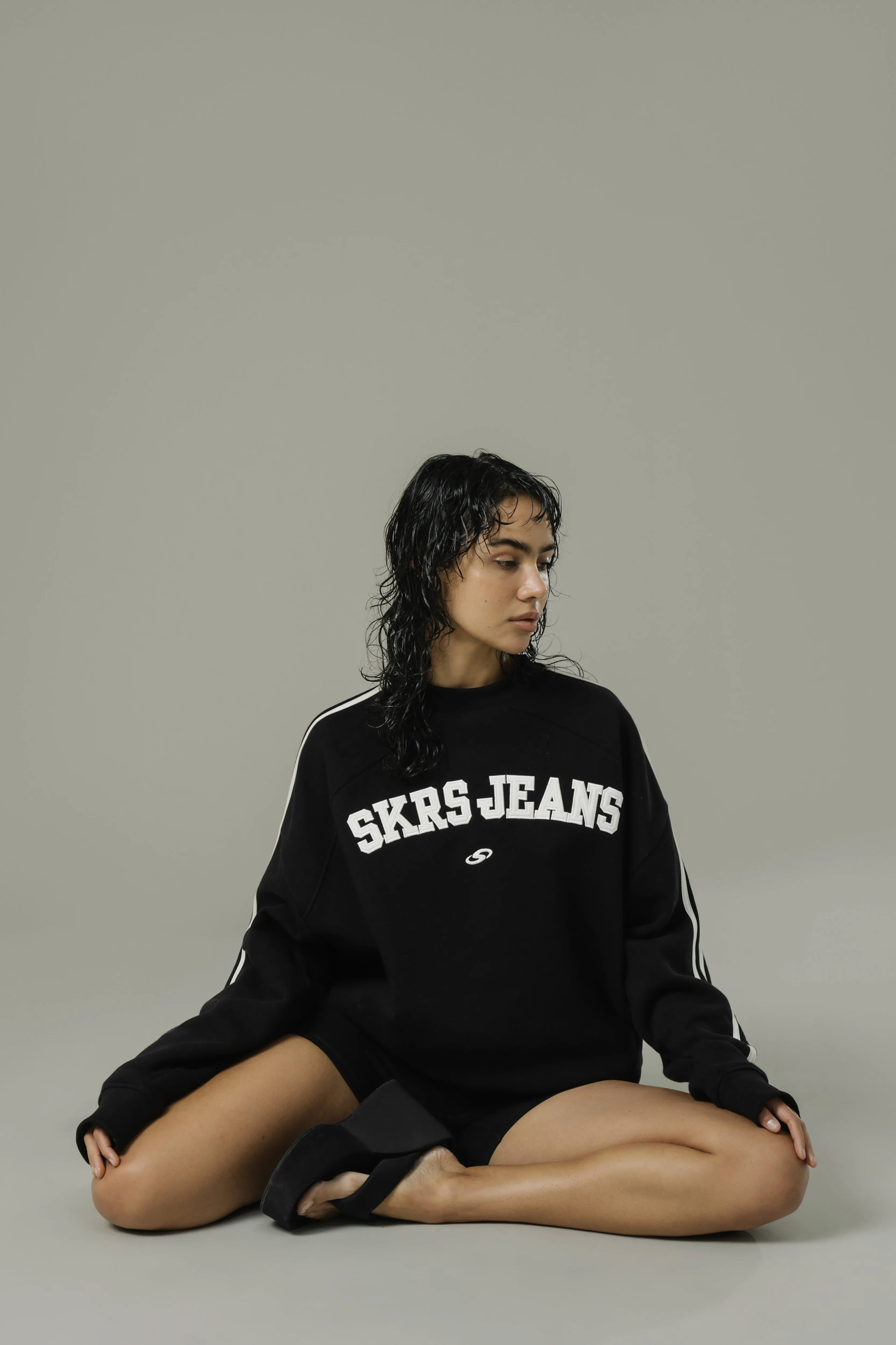 SKRS Jeans Sweatshirt in Carbon